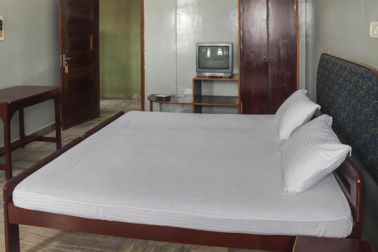 Spot On 49477 Hotel Galaxy Dimapur Bagian luar foto