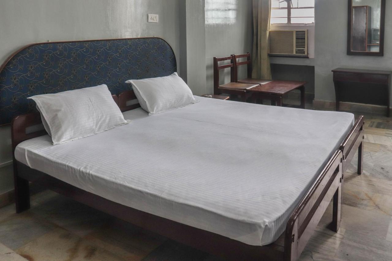 Spot On 49477 Hotel Galaxy Dimapur Bagian luar foto